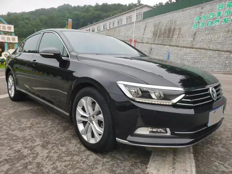 2017 Volkswagen Passat 330TSI DSG Luxury — миниатюра 3