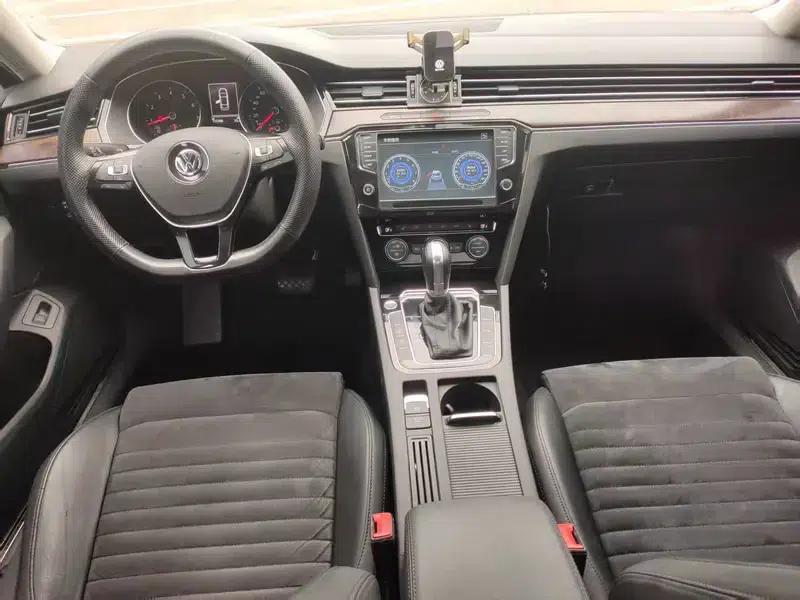 2017 Volkswagen Passat 330TSI DSG Luxury — миниатюра 7