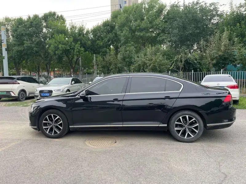 2020 Volkswagen Passat 330TSI DSG Leading Edition — миниатюра 2