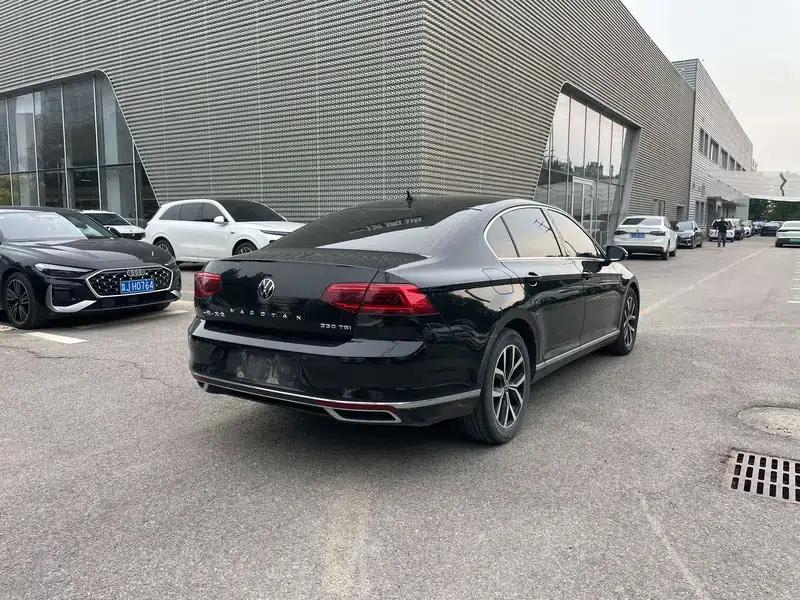 2020 Volkswagen Passat 330TSI DSG Leading Edition — миниатюра 3