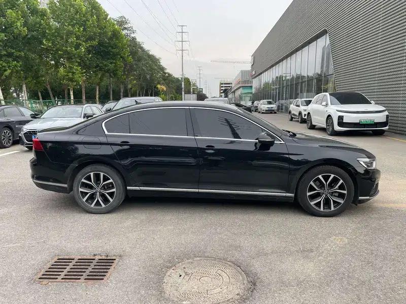 2020 Volkswagen Passat 330TSI DSG Leading Edition — миниатюра 4
