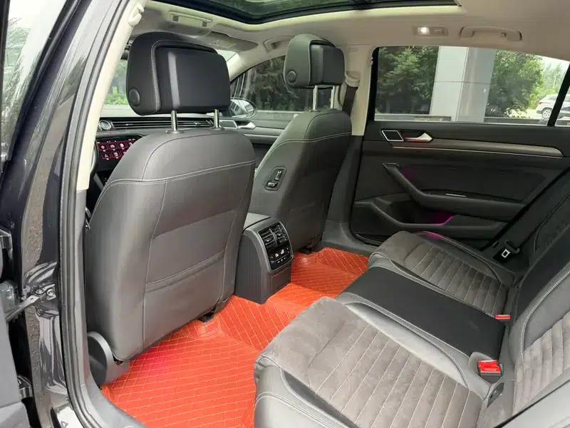 2020 Volkswagen Passat 330TSI DSG Luxury — миниатюра 13