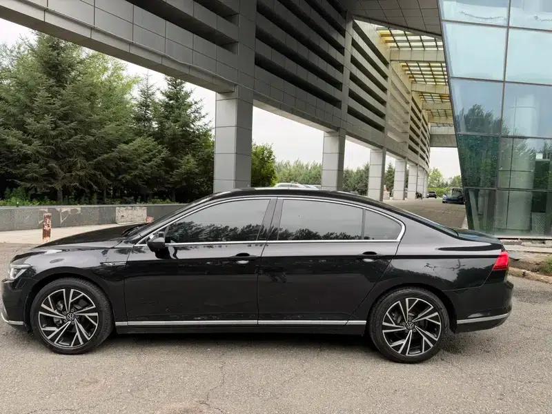 2020 Volkswagen Passat 330TSI DSG Luxury — миниатюра 3