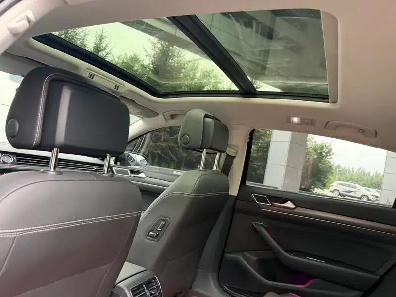 2020 Volkswagen Passat 330TSI DSG Luxury — миниатюра 9