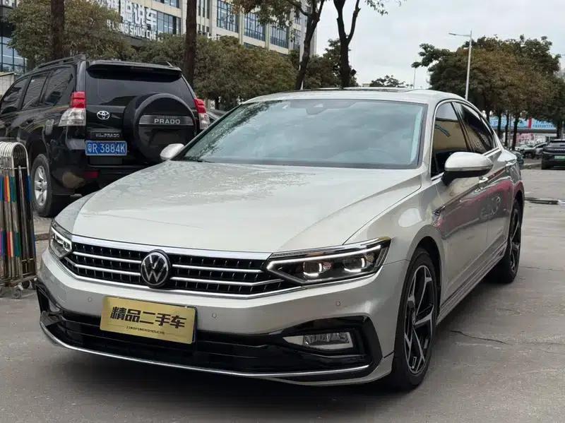 2024 Volkswagen Magotan 330TSI DSG Luxury Edition (2 Million Units Limited Edition) — миниатюра 1