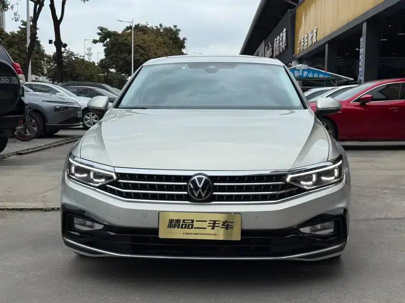 2024 Volkswagen Magotan 330TSI DSG Luxury Edition (2 Million Units Limited Edition) — миниатюра 2