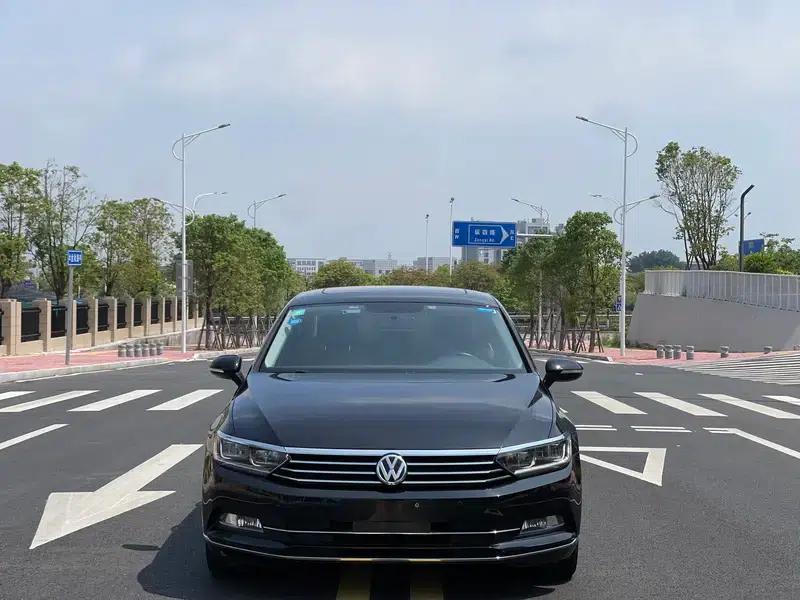 2019 Volkswagen Magotan 330TSI DSG Leading Edition (China VI Emission Standard) — миниатюра 2