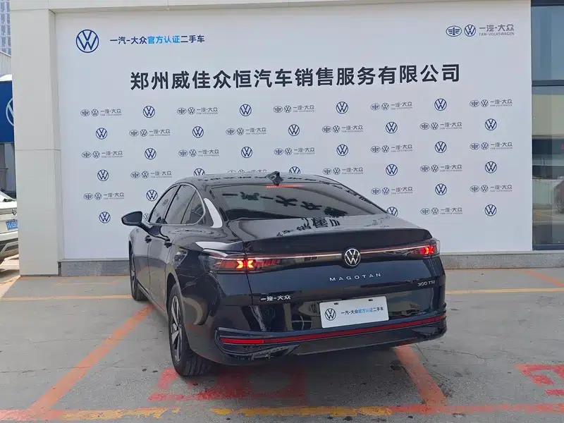2024 Volkswagen Passat 300TSI Premium Edition — миниатюра 5