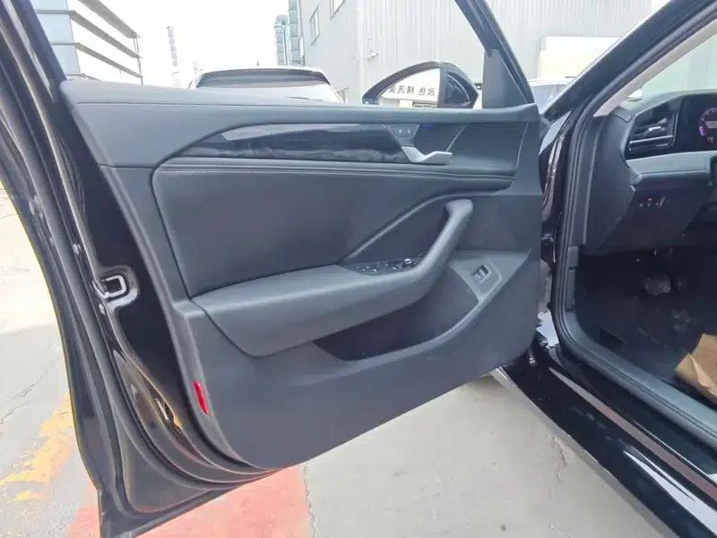2024 Volkswagen Passat 300TSI Premium Edition — миниатюра 10