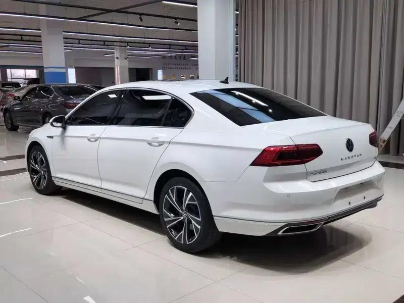 2020 Volkswagen Passat 330TSI DSG Luxury — миниатюра 4