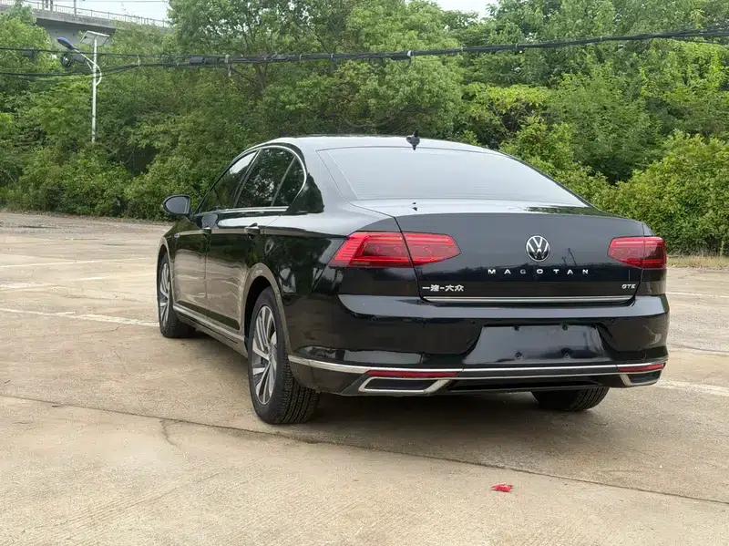 2022 Volkswagen Magotan PHEV Luxury Edition — миниатюра 4