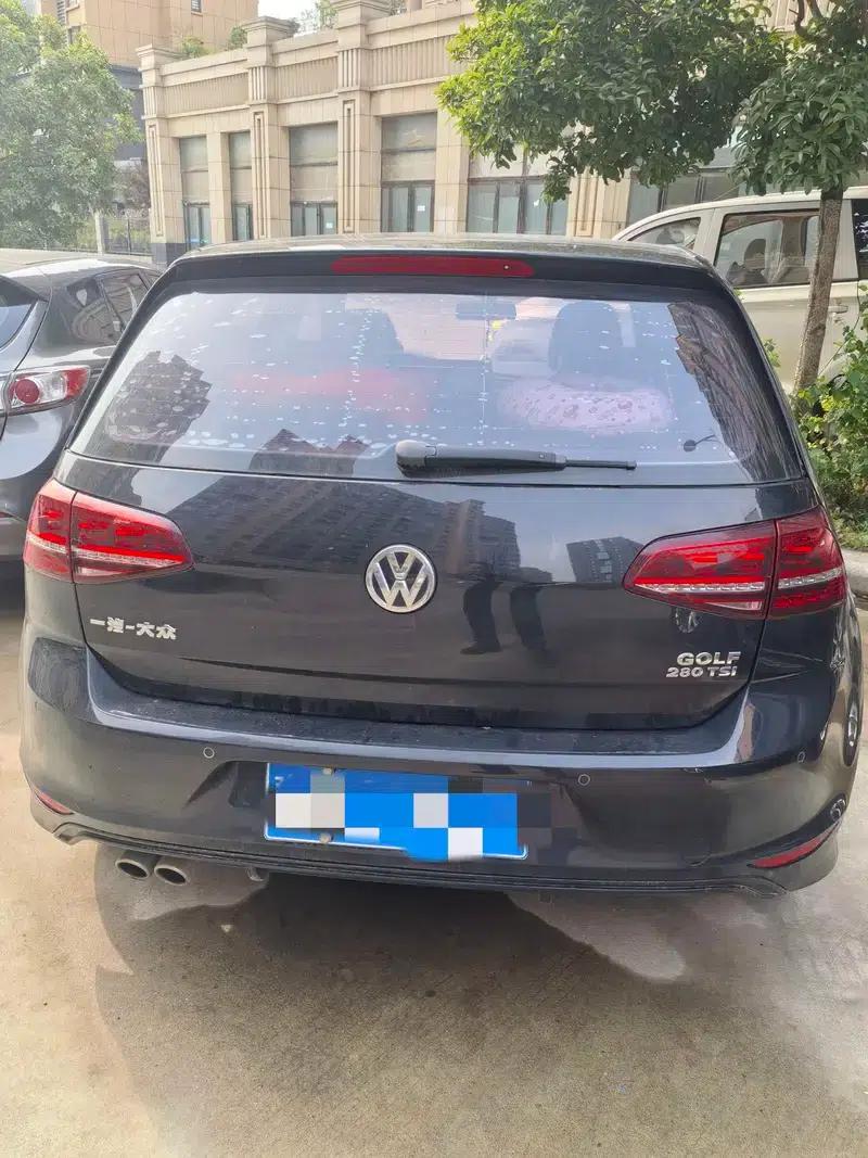 2017 Golf 280TSI Automatic R-Line Millionth Unit Edition — миниатюра 2