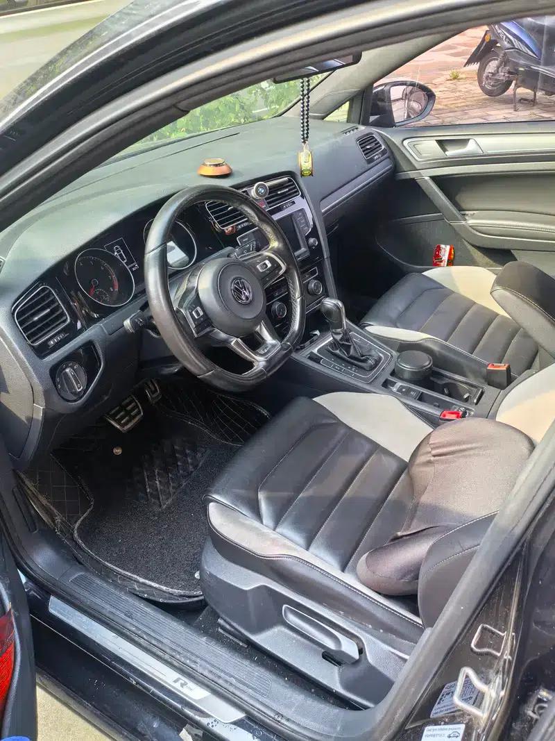 2017 Golf 280TSI Automatic R-Line Millionth Unit Edition — миниатюра 8