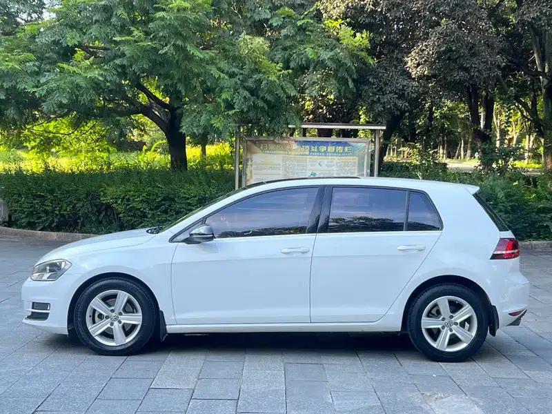 2017 Golf 1.6L Automatic Comfort Millionth Unit Commemorative Edition — миниатюра 4