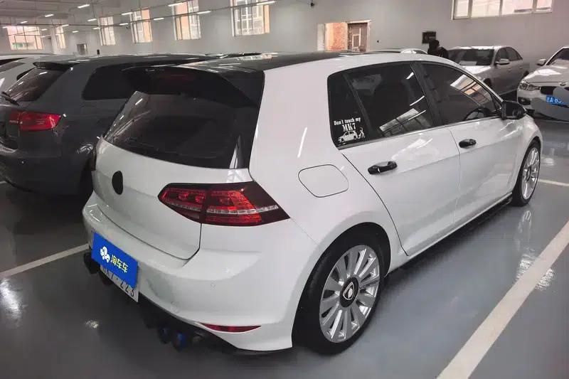 2017 Golf 230TSI Automatic Comfort Millionth Unit Commemorative Edition — миниатюра 3