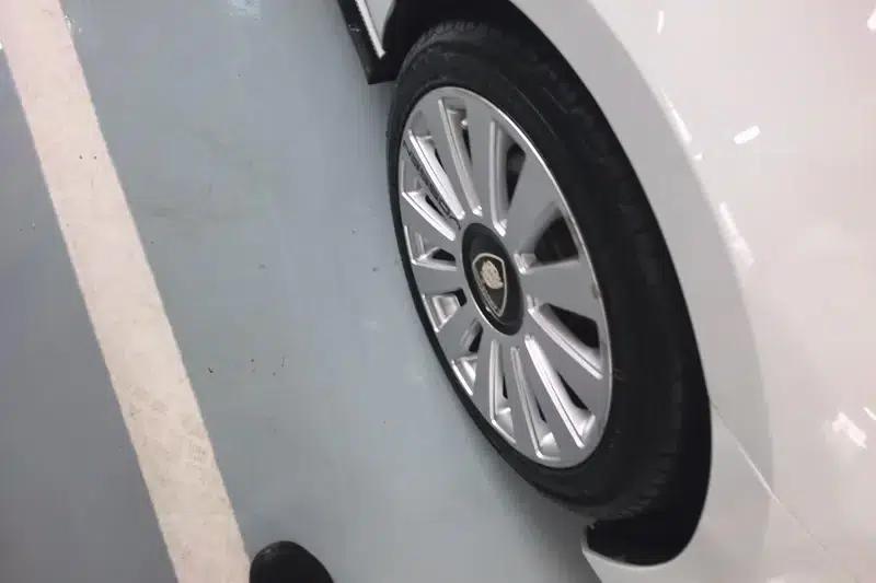 2017 Golf 230TSI Automatic Comfort Millionth Unit Commemorative Edition — миниатюра 6