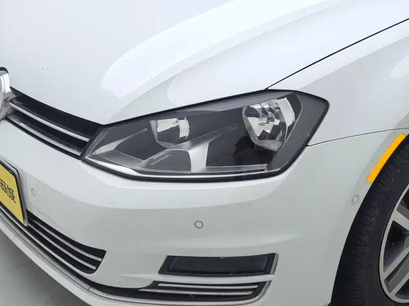 2017 Golf 230TSI Automatic Luxury Millionth Edition — миниатюра 12