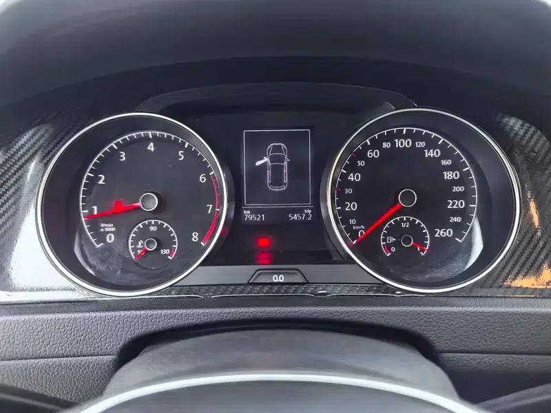 2017 Golf 230TSI Automatic Luxury Millionth Edition — миниатюра 16
