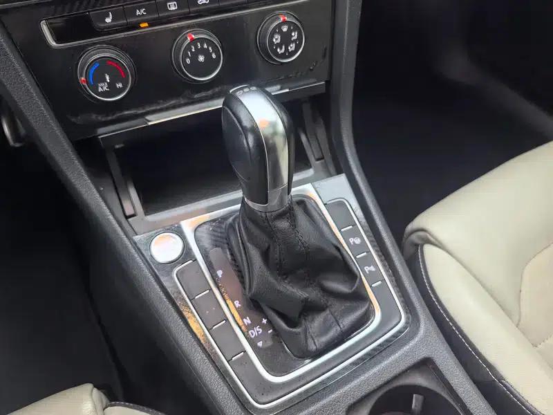 2017 Golf 230TSI Automatic Luxury Millionth Edition — миниатюра 18