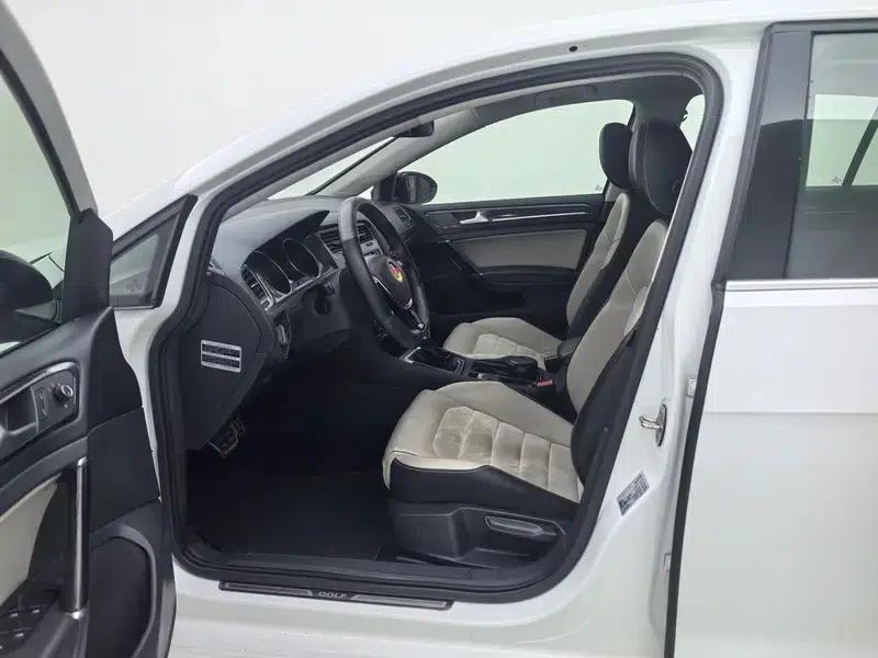 2017 Golf 230TSI Automatic Luxury Millionth Edition — миниатюра 20