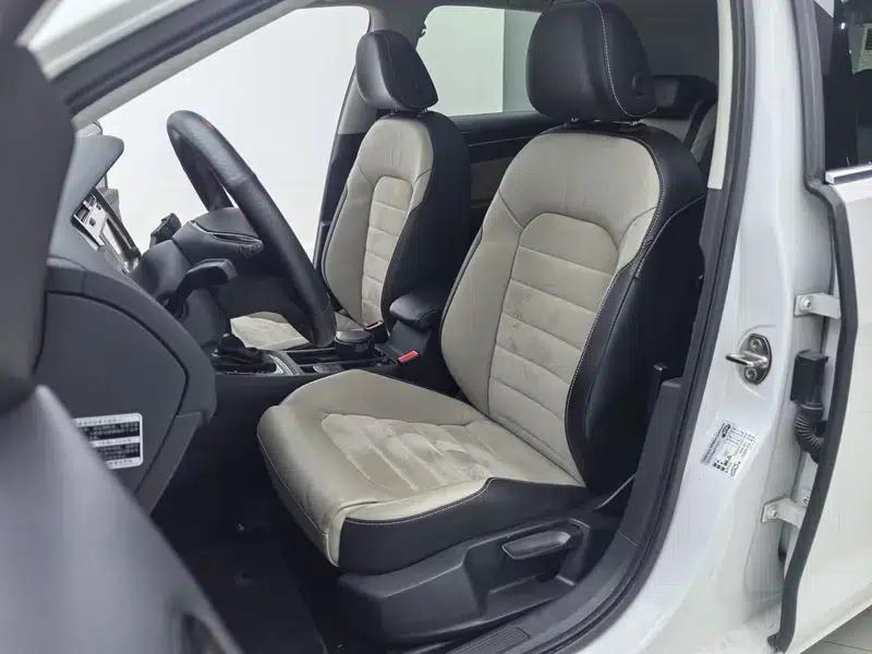 2017 Golf 230TSI Automatic Luxury Millionth Edition — миниатюра 21