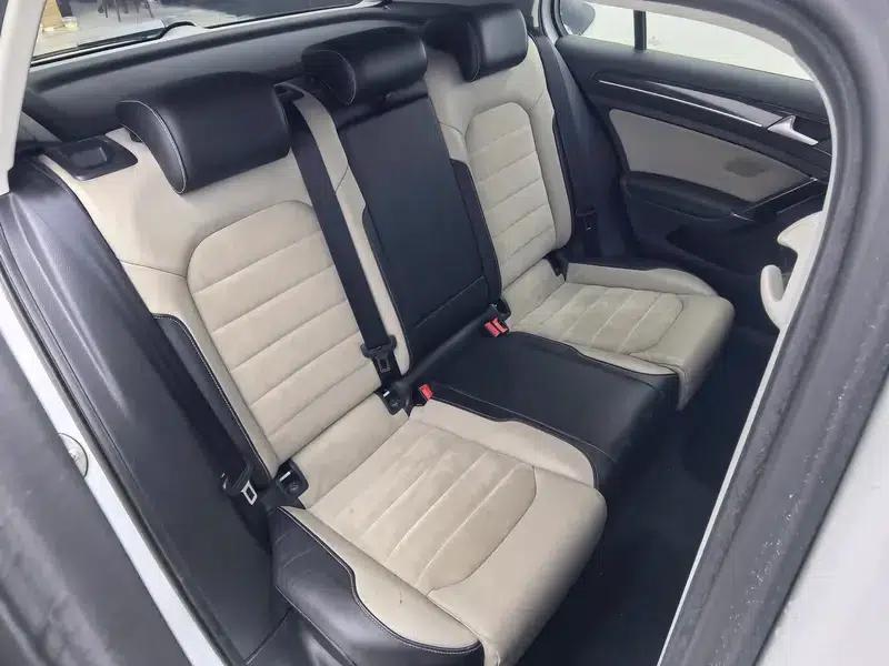 2017 Golf 230TSI Automatic Luxury Millionth Edition — миниатюра 24