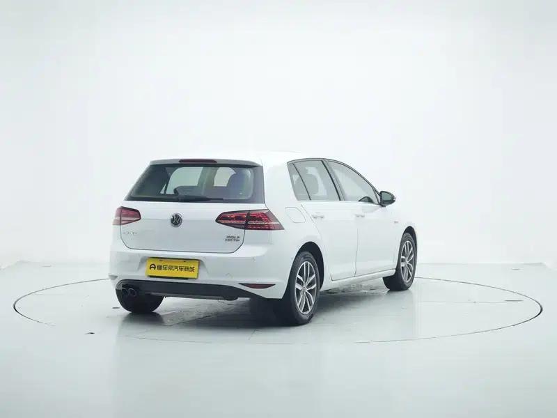 2017 Golf 230TSI Automatic Luxury Millionth Edition — миниатюра 7