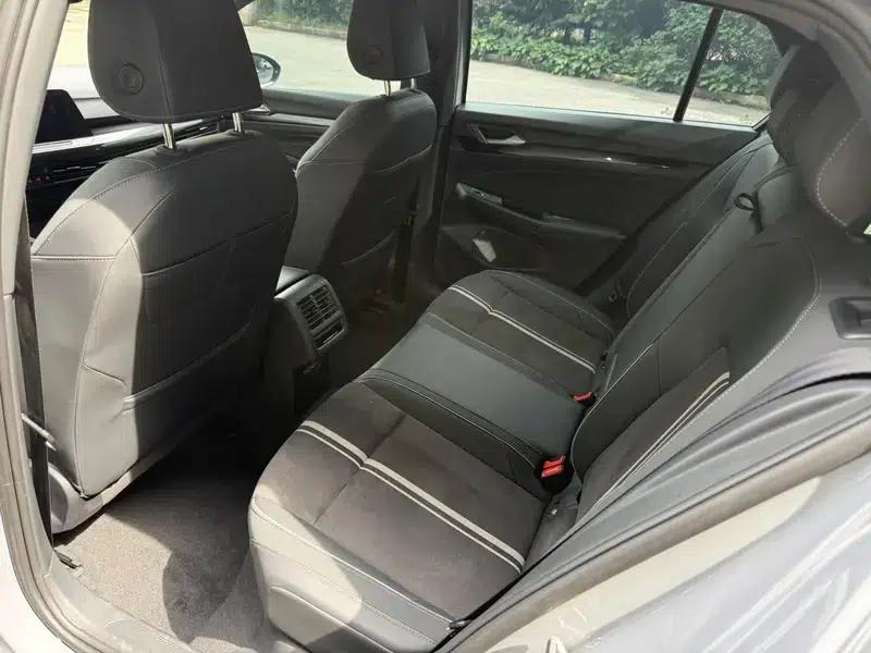 2023 Golf 280TSI DSG R-Line Lite — миниатюра 20