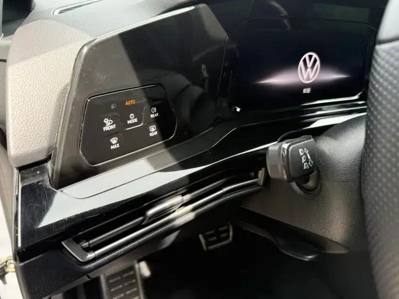 2023 Golf 280TSI DSG R-Line Lite — миниатюра 10