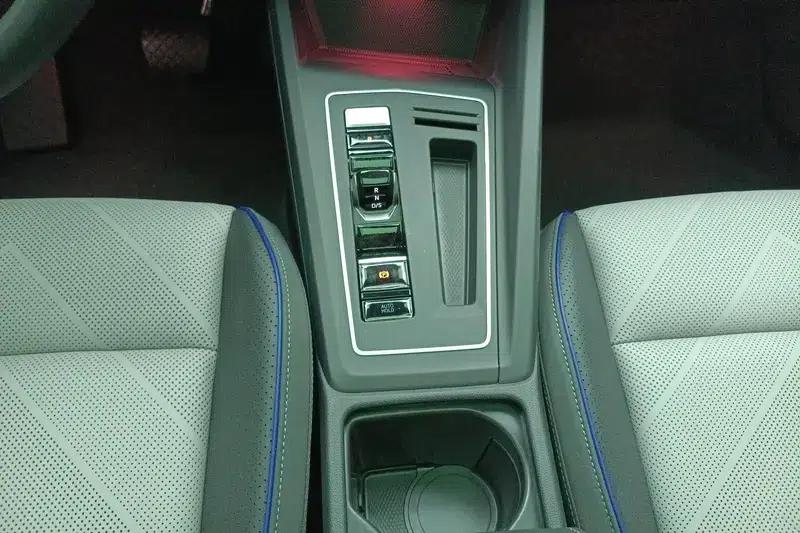 2025 Golf Facelift 300TSI R-Line — миниатюра 14