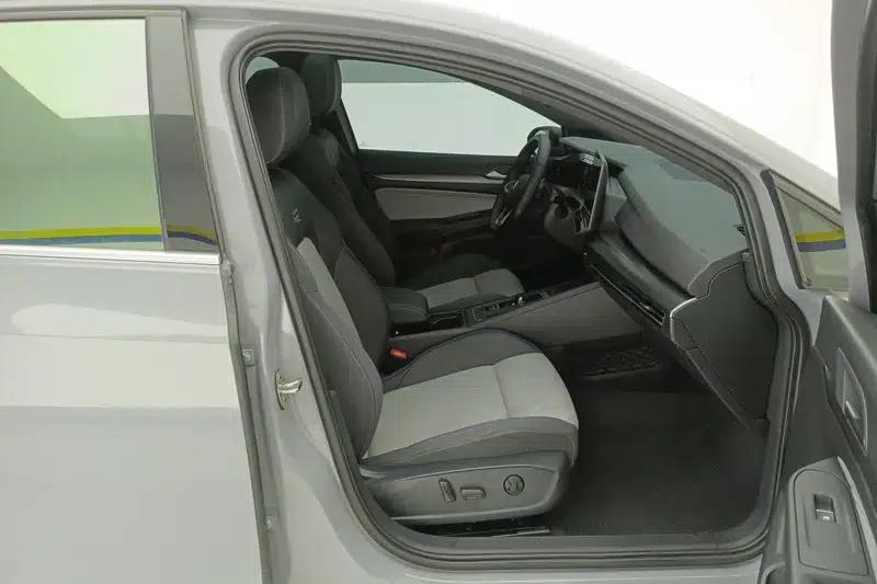 2025 Golf Facelift 300TSI R-Line — миниатюра 15