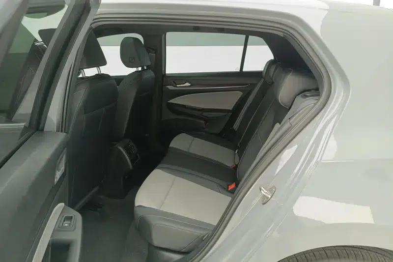 2025 Golf Facelift 300TSI R-Line — миниатюра 16