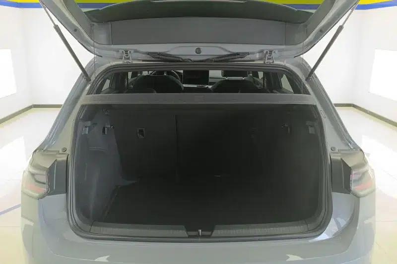 2025 Golf Facelift 300TSI R-Line — миниатюра 17