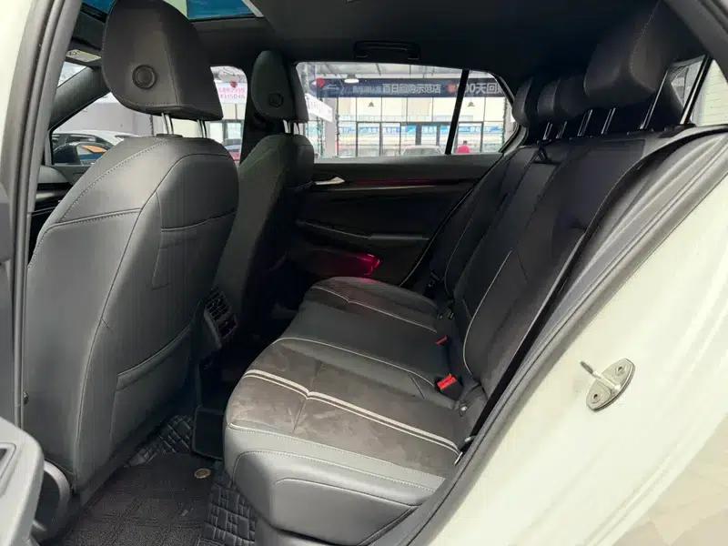 2023 Golf 280TSI DSG R-Line Lite — миниатюра 17