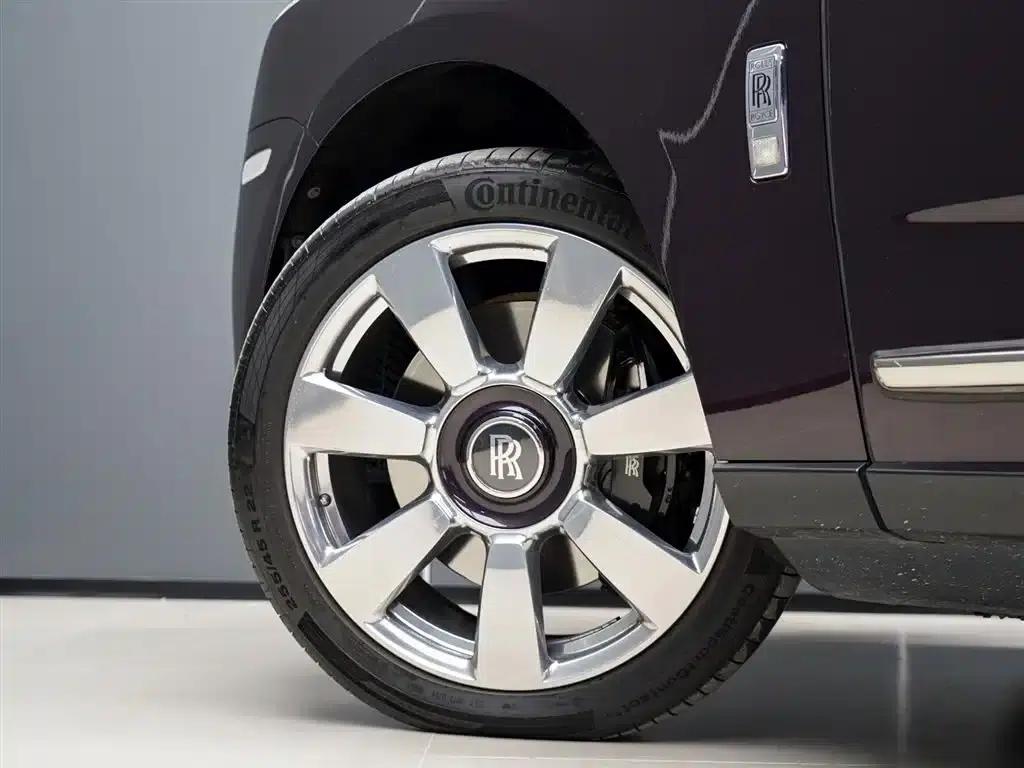 2018 Cullinan, four-seater version — миниатюра 5