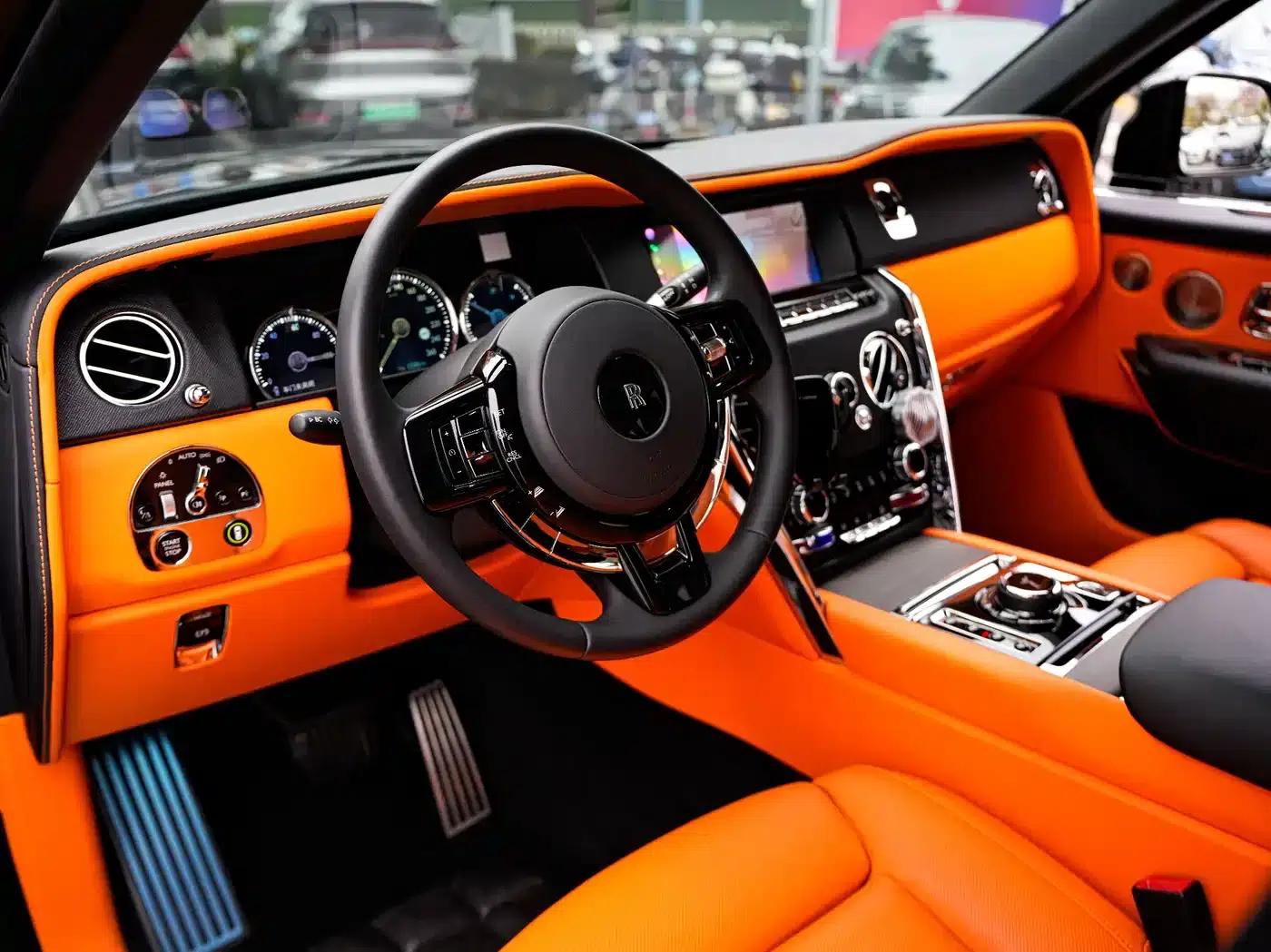 2018 Cullinan, four-seater version — миниатюра 4