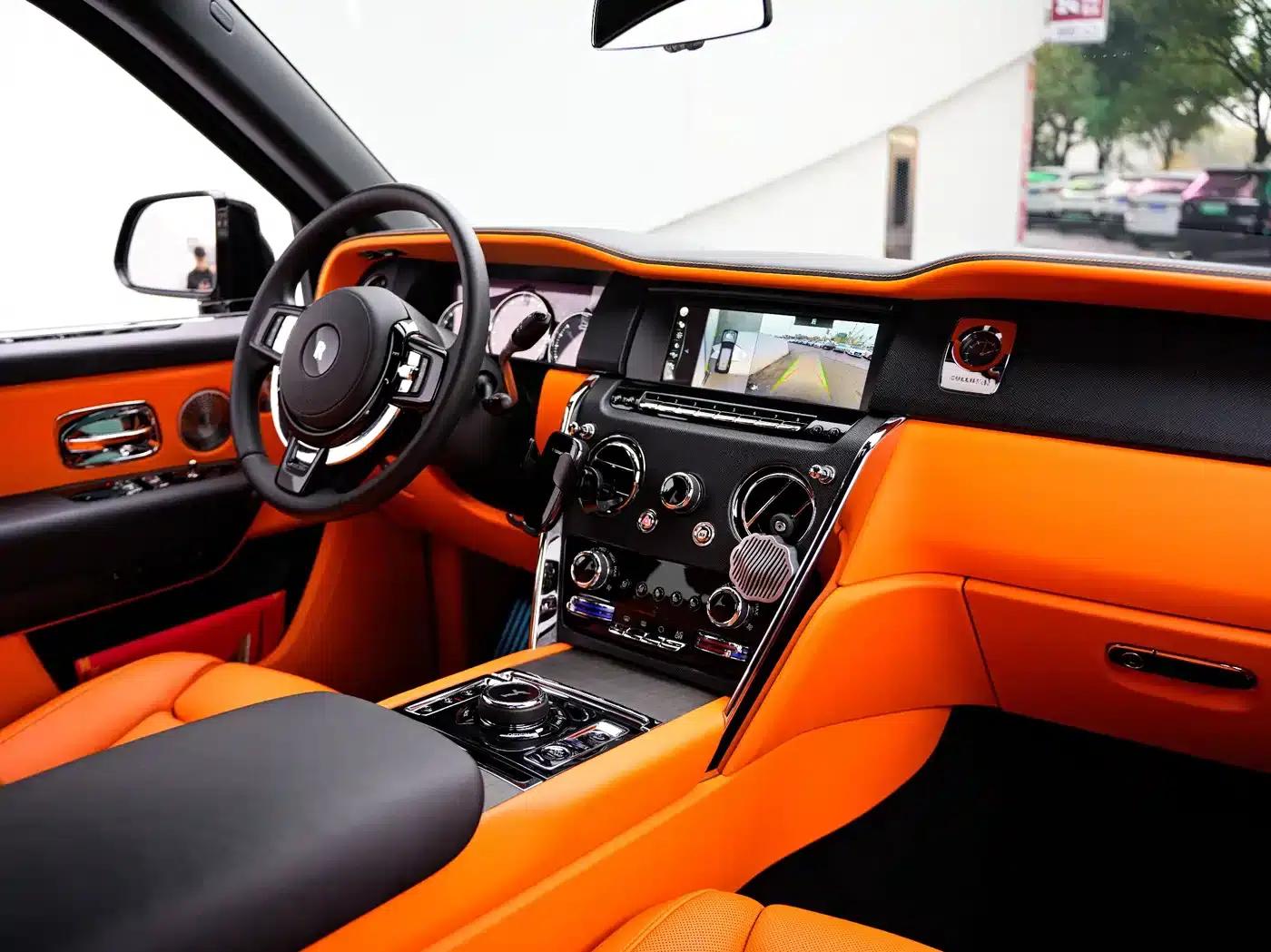 2018 Cullinan, four-seater version — миниатюра 7