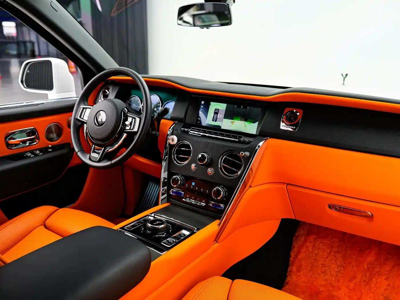 2018 Cullinan 5-seater — миниатюра 5