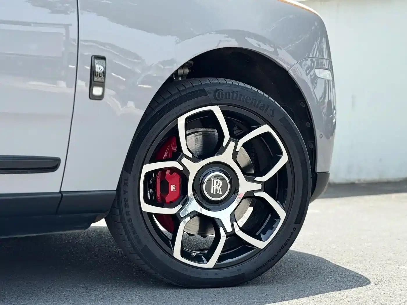 2020 Cullinan Black Badge — миниатюра 4