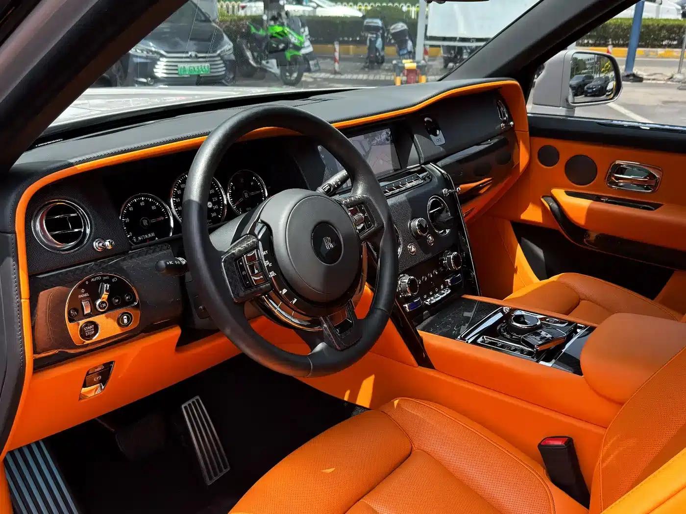 2020 Cullinan Black Badge — миниатюра 6
