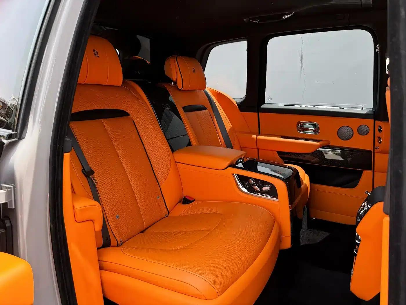2020 Cullinan Black Badge — миниатюра 7