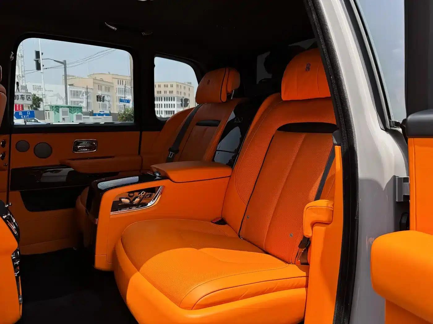 2020 Cullinan Black Badge — миниатюра 8