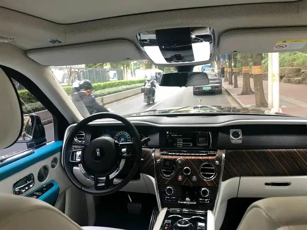 2018 Cullinan, four-seater version — миниатюра 3