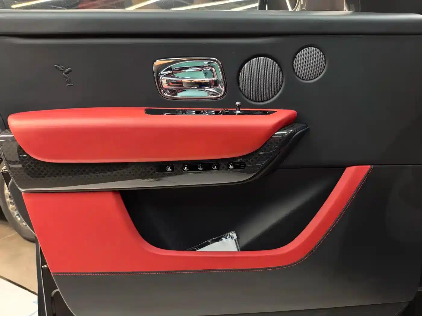 2020 Cullinan Black Badge — миниатюра 8