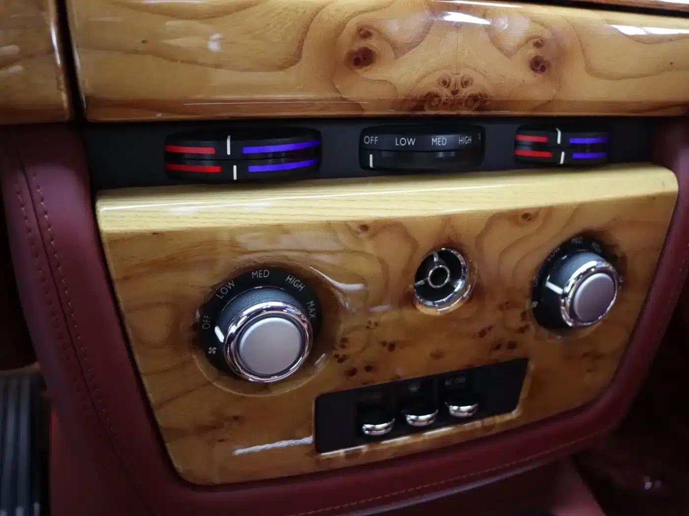 2011 Phantom 6.7T Extended Wheelbase — миниатюра 13