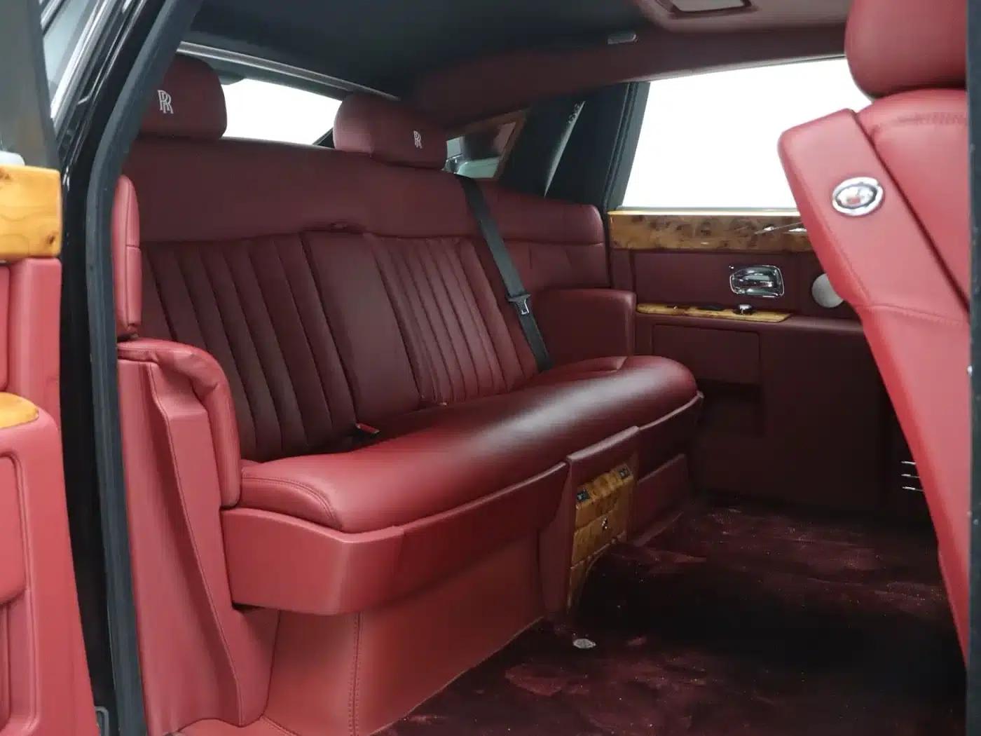 2011 Phantom 6.7T Extended Wheelbase — миниатюра 18