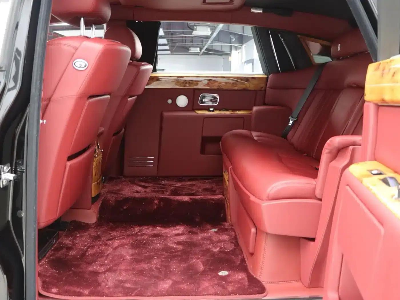 2011 Phantom 6.7T Extended Wheelbase — миниатюра 21