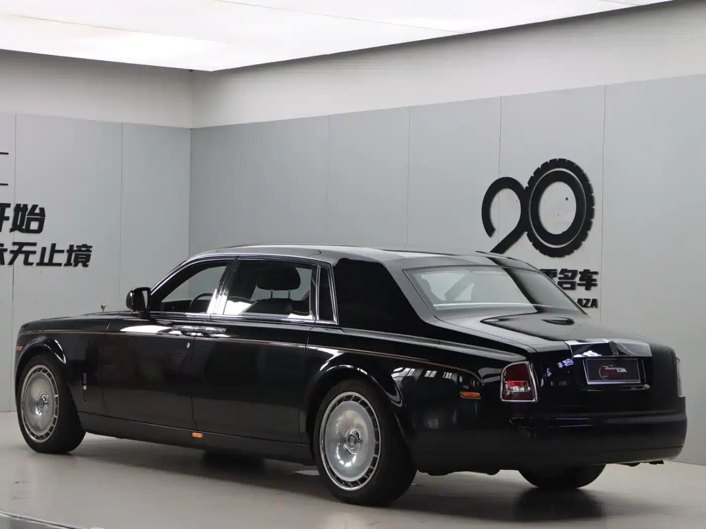 2011 Phantom 6.7T Extended Wheelbase — миниатюра 23