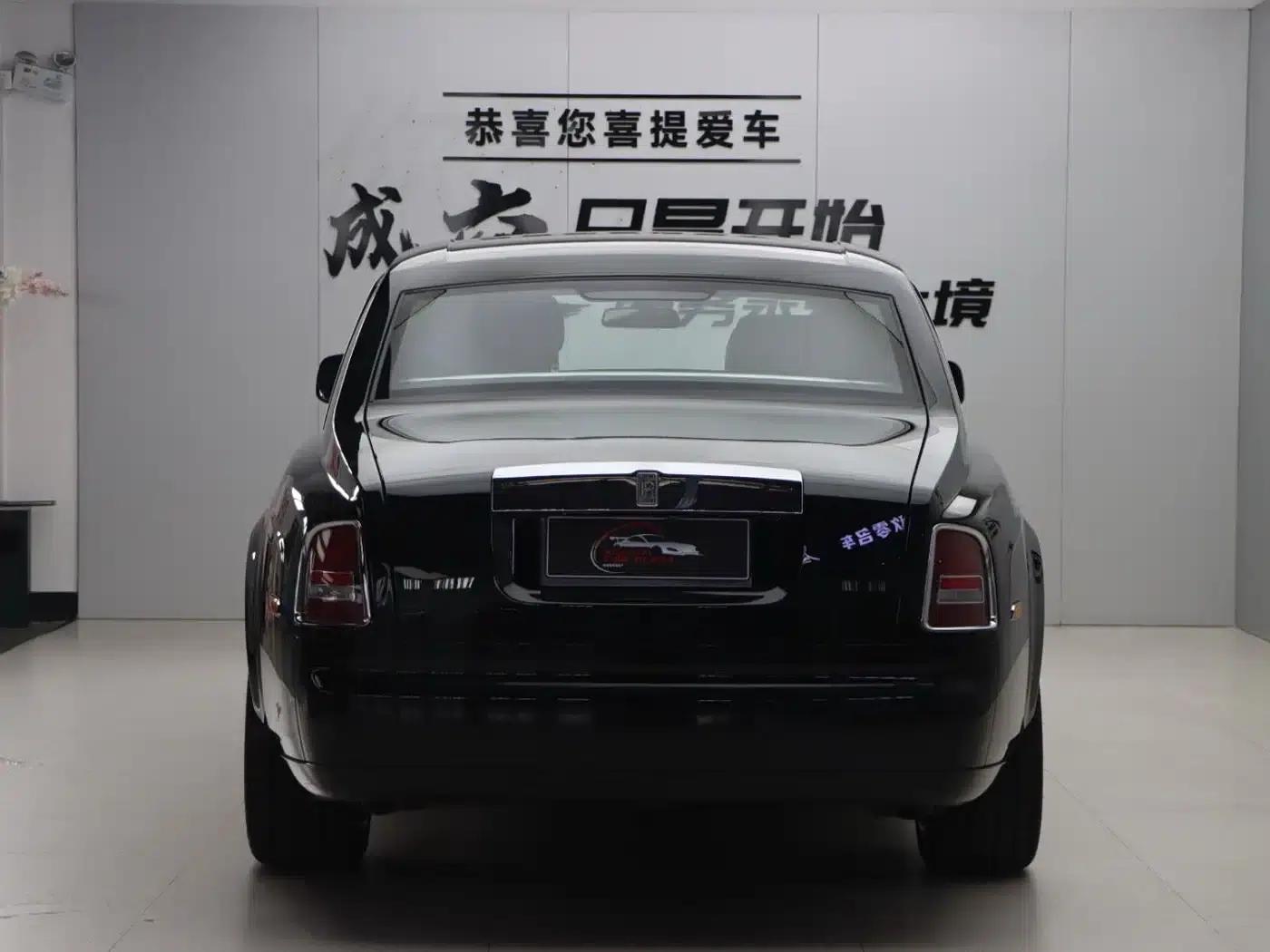 2011 Phantom 6.7T Extended Wheelbase — миниатюра 24