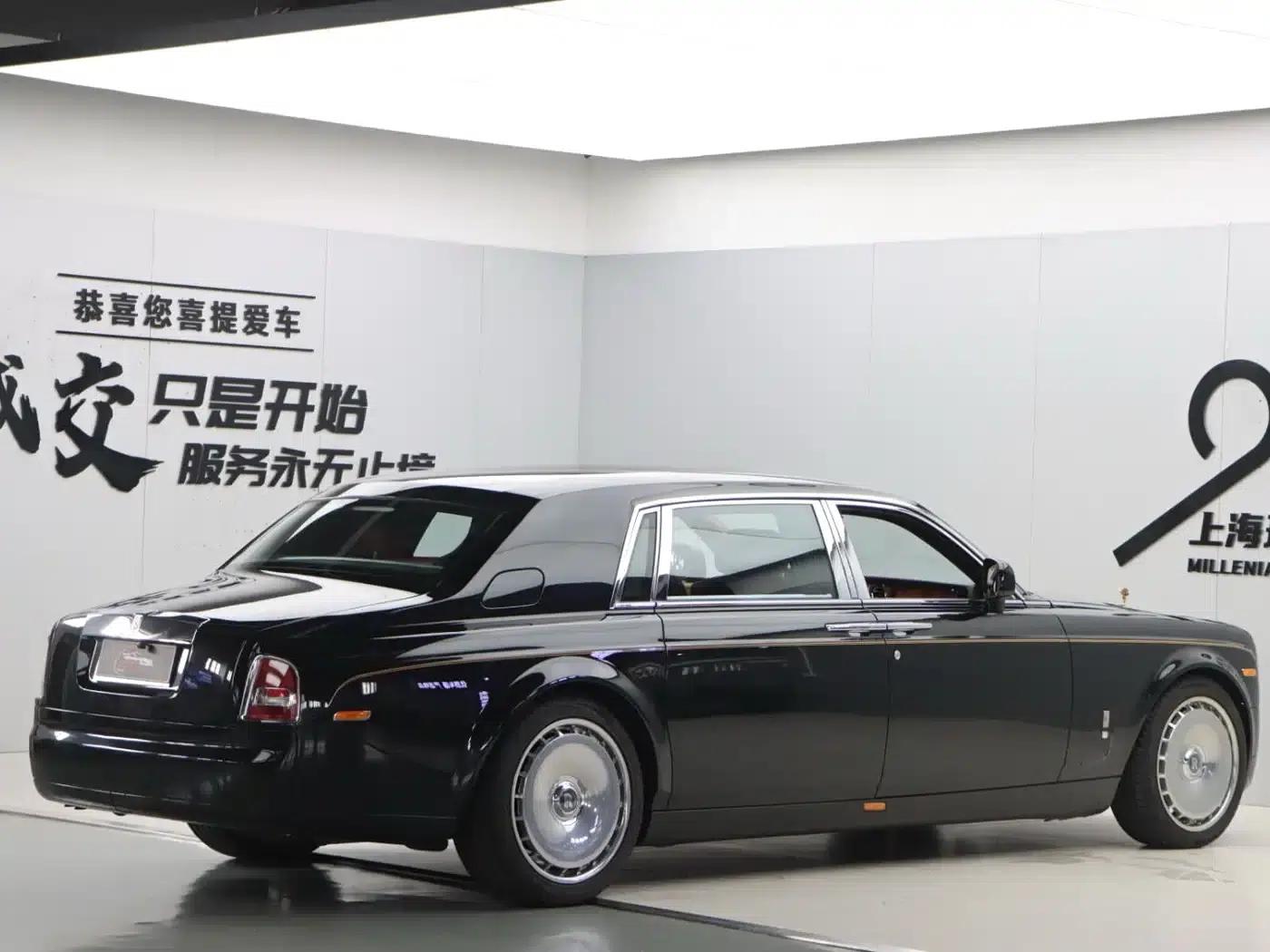 2011 Phantom 6.7T Extended Wheelbase — миниатюра 25